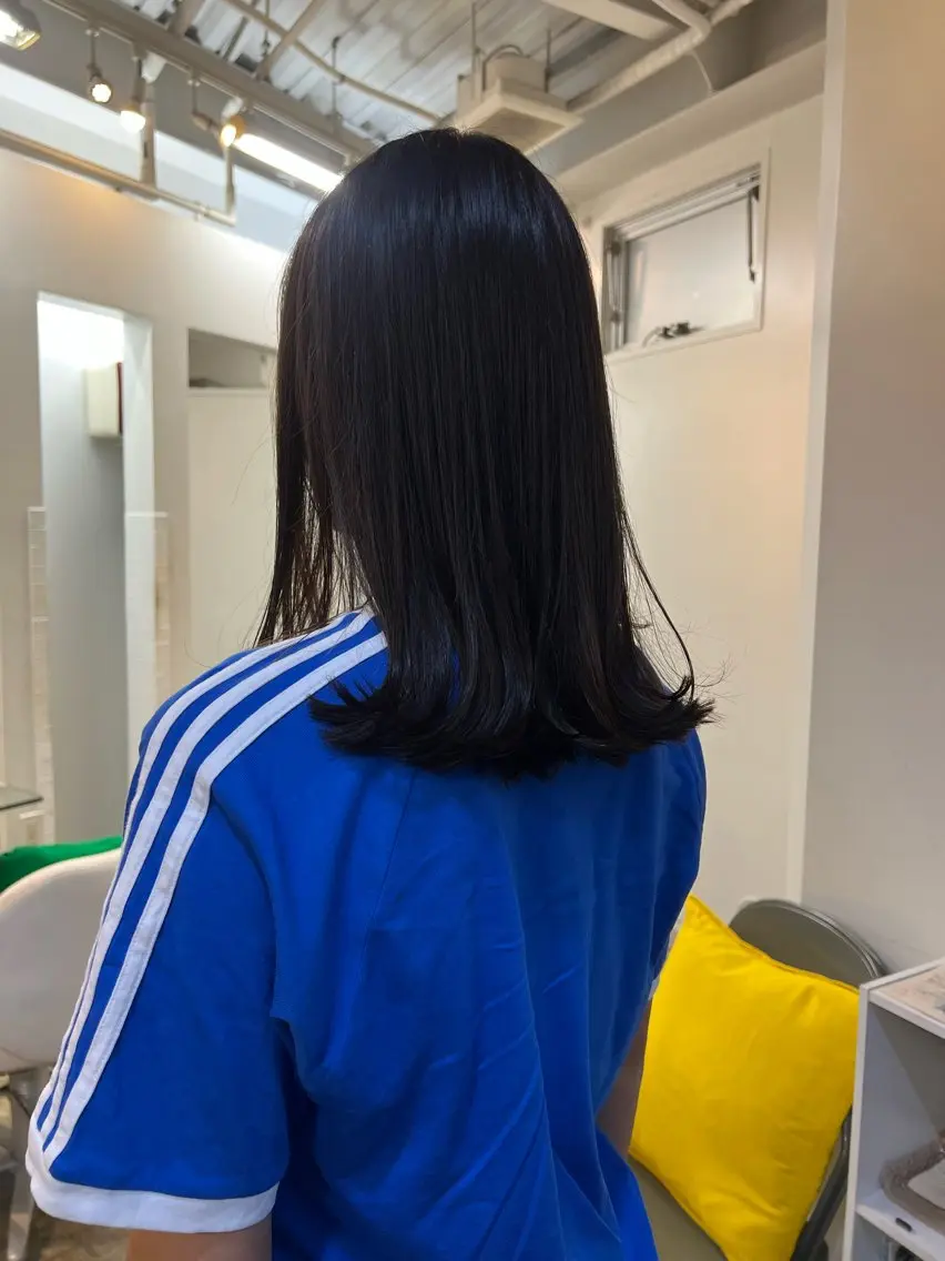 ミディアム カットモデル 花穂のヘアスタイル