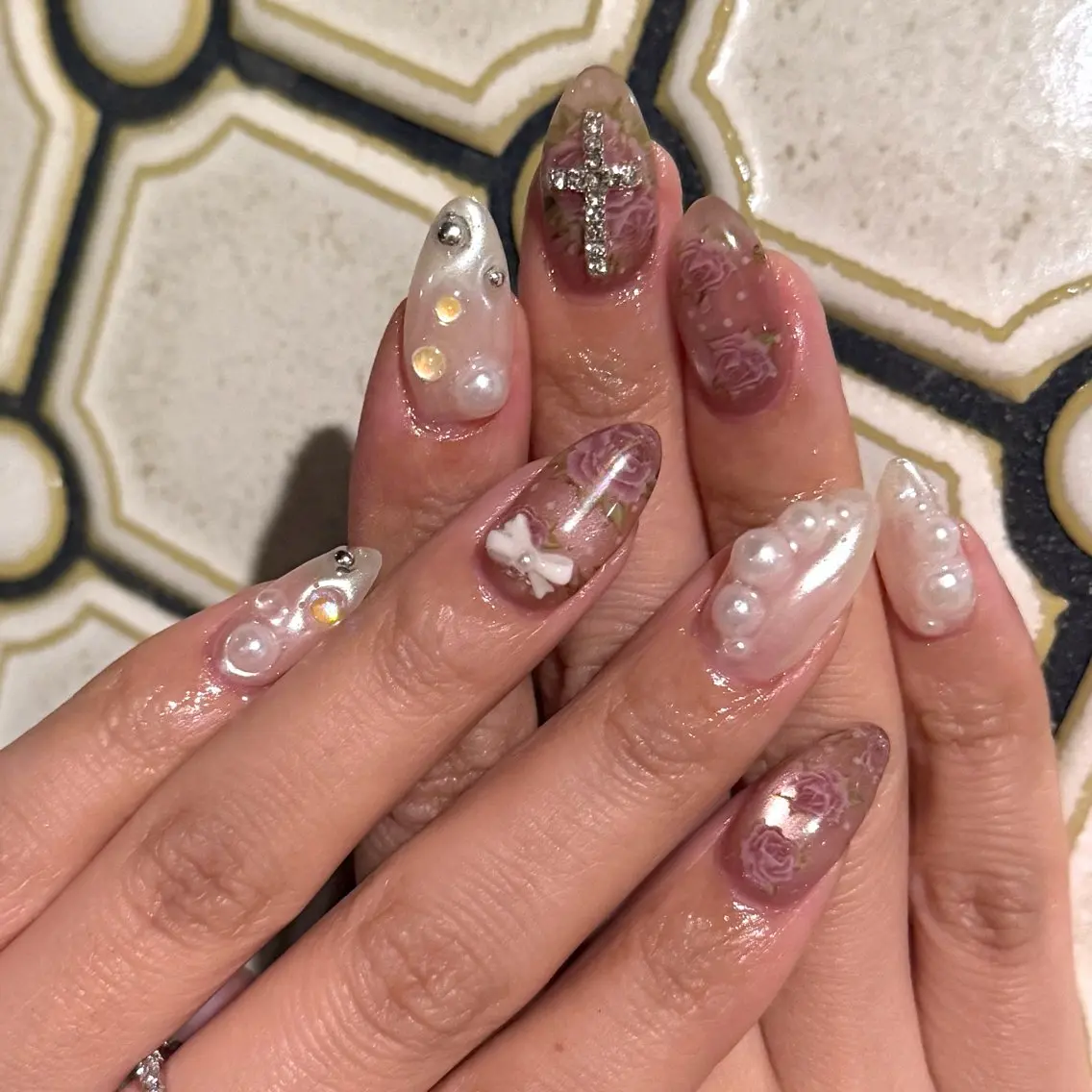 ネイル ハンドネイル フットネイル 𝙃𝙖𝙧𝙪⋆ ˚꩜。個性派のネイルデザイン