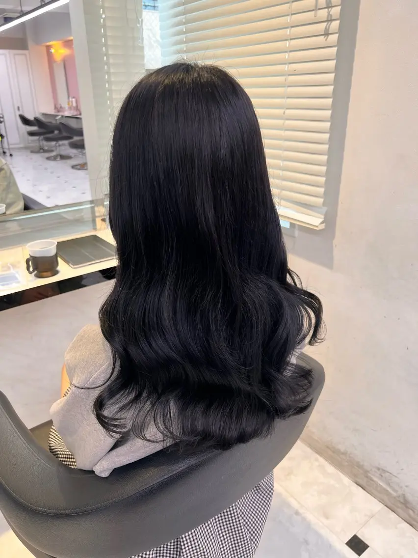 ロング カラー ヘアアレンジ ブリーチ ブリーチなしカラー 髪質改善 ロング トリートメント 韓国風グレージュ 🤍たくみ🤍のヘアスタイル