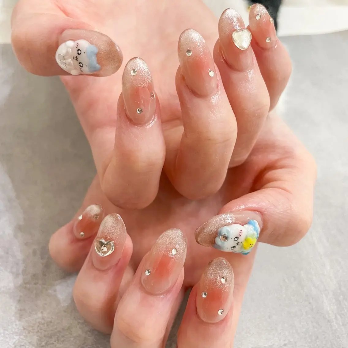 ネイル ハンドネイル ゴテゴテ💙ワンホン リオナのネイルデザイン