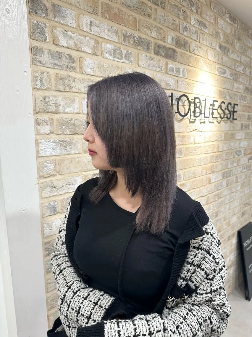 カラー ブリーチ グレージュ ラベンダーカラー ラベンダーグレージュ ラベンダーグレー kano🌈ハッシュ カット/レイヤーのヘアスタイル