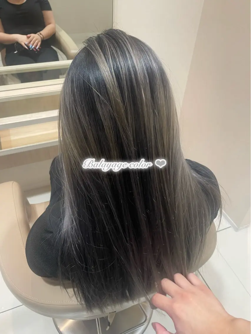 ロング ヘアカラー 🎀 三浦 夢花のヘアスタイル