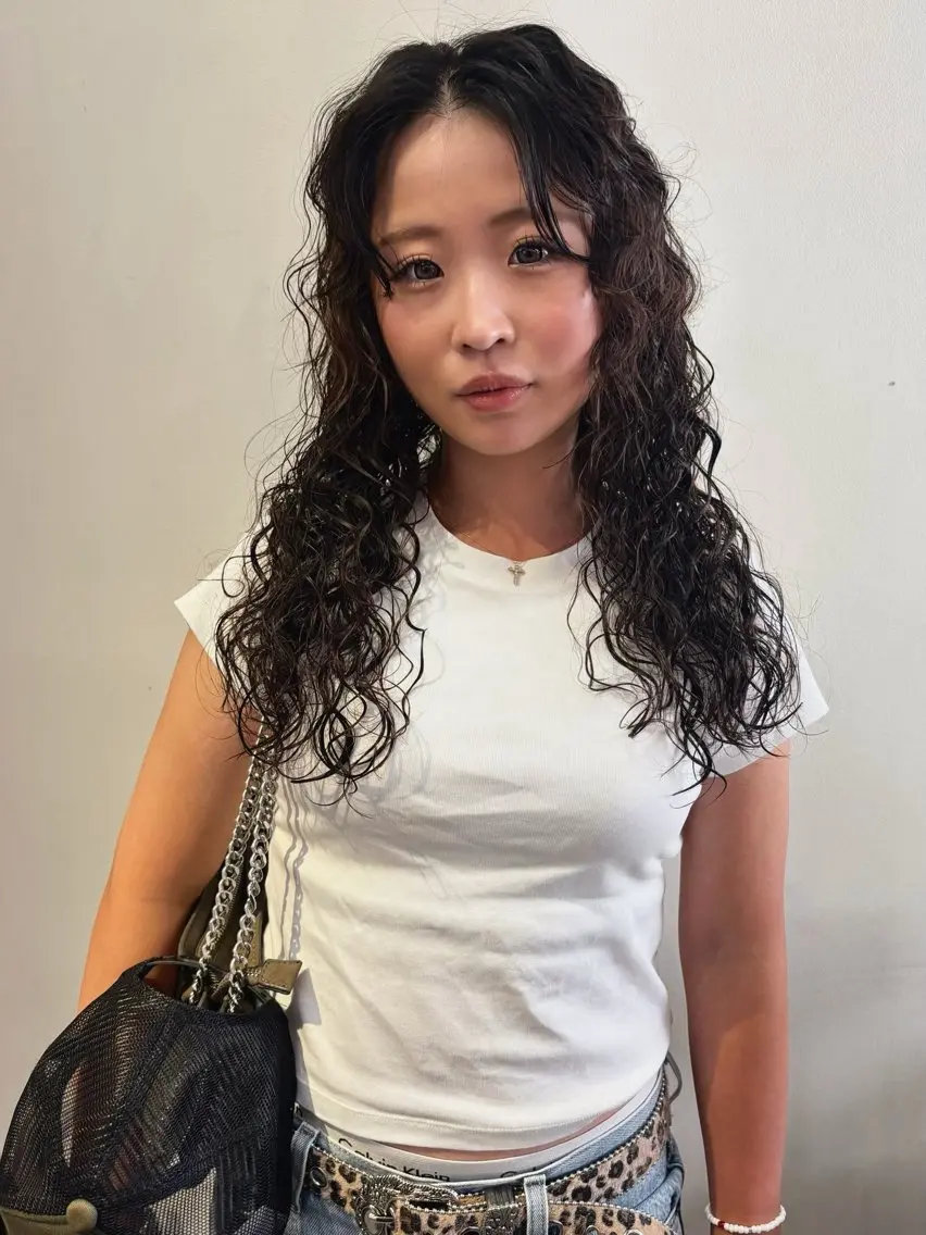ロング パーマ ロング パーマ トリートメント ヘッドスパ 髪質改善 ネイル コトミ🐸のヘアスタイル