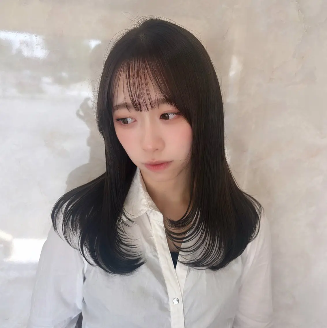 ミディアム reborn店長 🤍リルのヘアスタイル