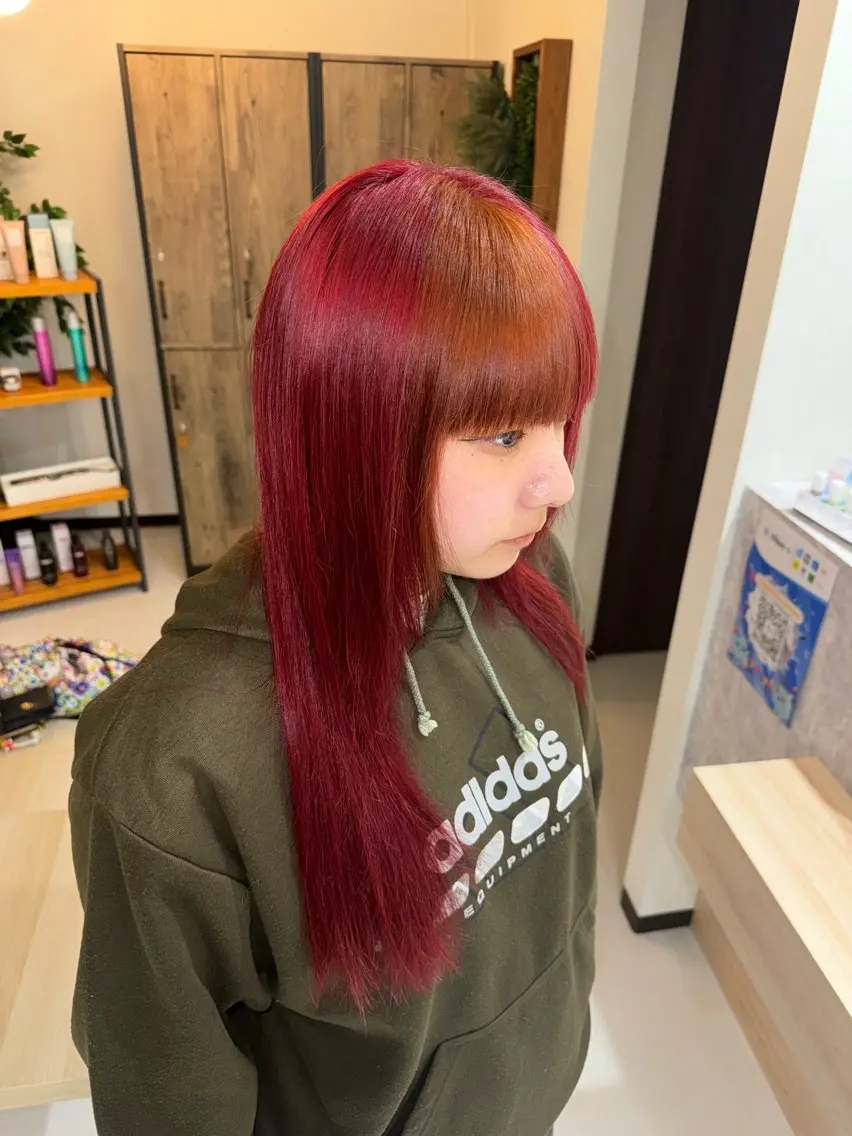 ロング ヘアカラー 手塚 麗のヘアスタイル