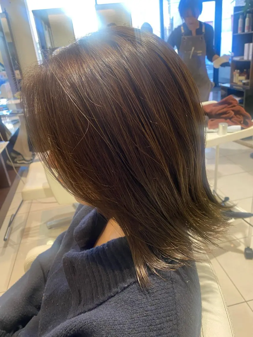ミディアム 外ハネヘア 内山 歩美のヘアスタイル