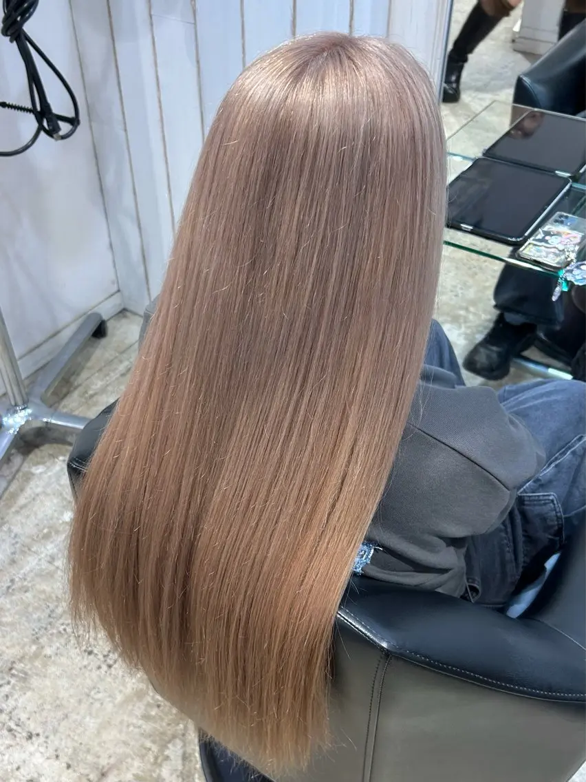 ロング カラー ベージュカラー ヘアカラー aine / 練馬江古田のヘアスタイル
