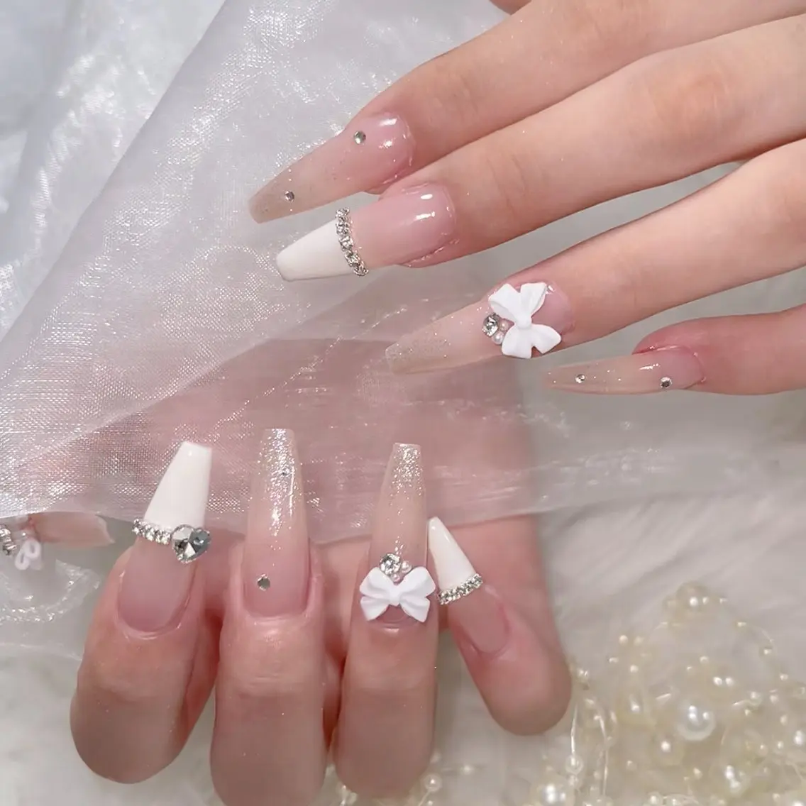 ネイル オーロラネイル 長さ出し フラッシュネイル フレンチネイル ジェルネイル ハンドネイル ハンドケア CiCi Nail Salonのネイルデザイン