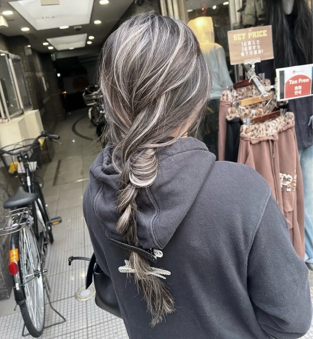 ロング カラー ヘアアレンジ ダークグレー ダークグレージュ グレージュ ハイライトカラー ハイライト 指名数No.1 /NAOYAのヘアスタイル