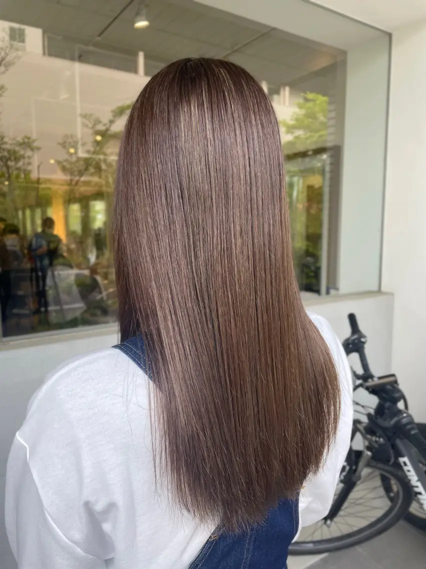 ロング ヘアカラー トリートメント 小森 樹奈のヘアスタイル