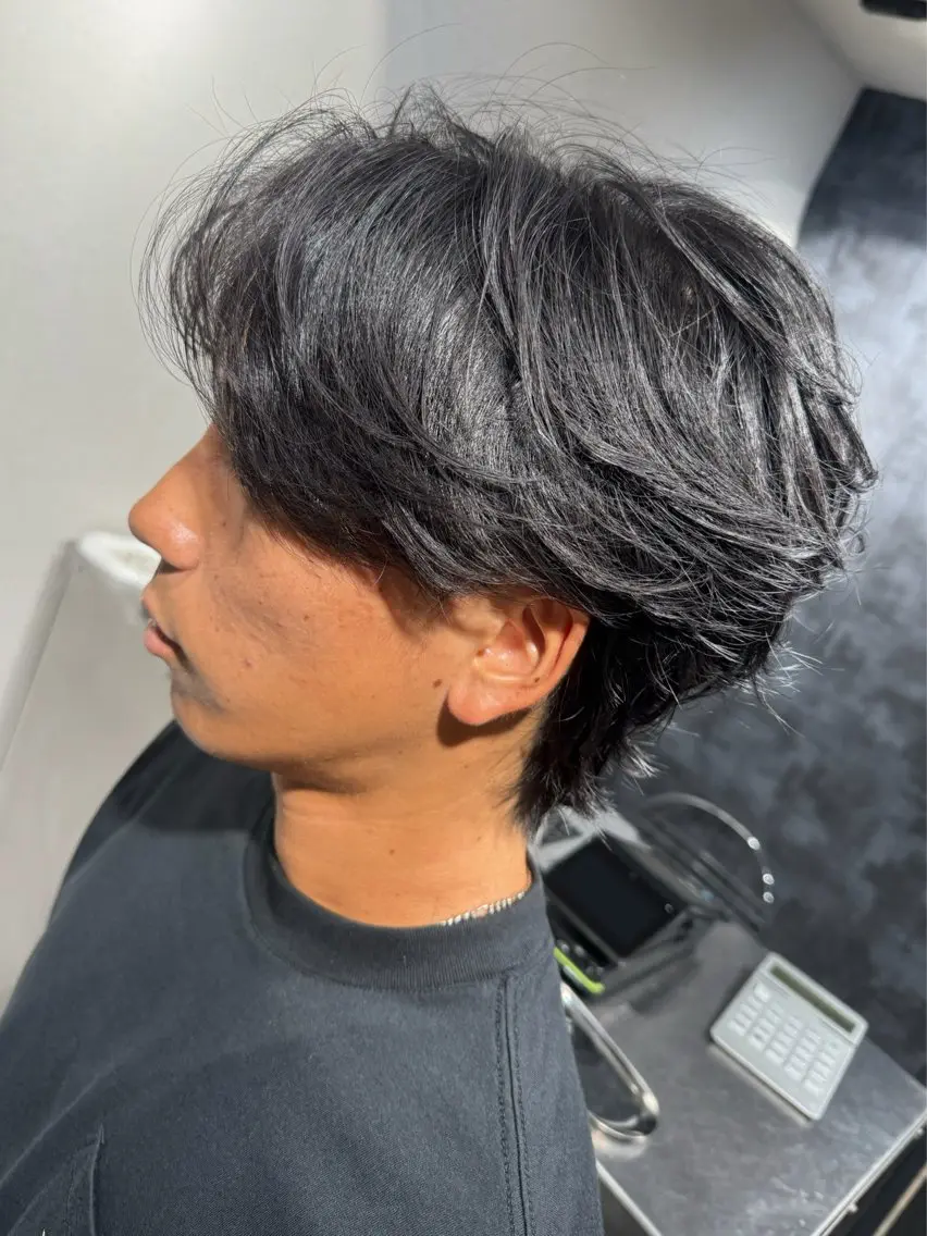 メンズ フェザーパーマ メンズパーマ カット ヘアセット シャドウ/フェザー ニュアンスヘアメンズのヘアスタイル