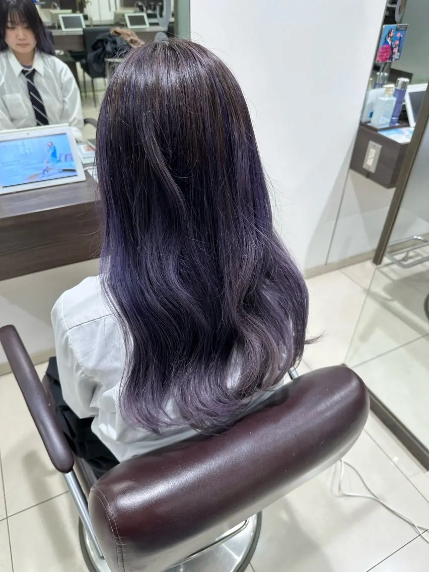 セミロング カラー グラデーションカラー パープルカラー カット ヘアカラー ブリーチ/ハイトーン /渋沢/みなのヘアスタイル