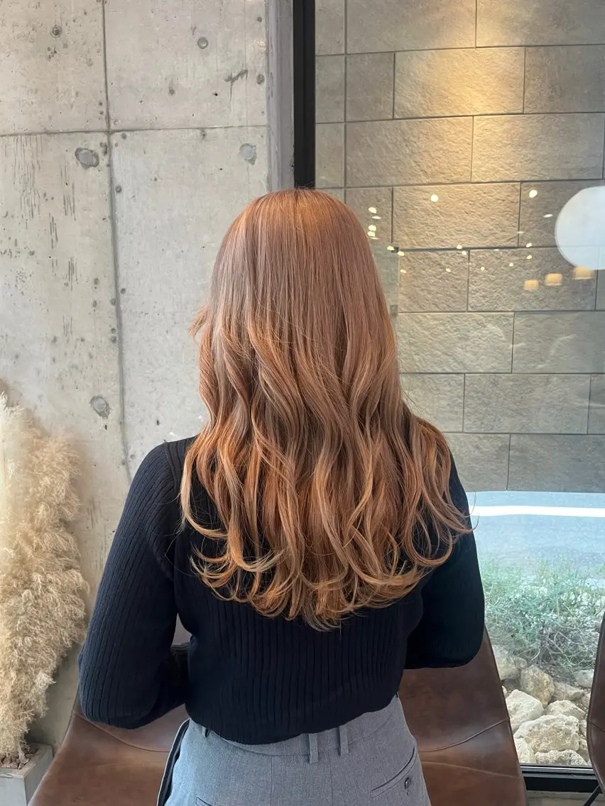 ロング ロング ヘアカラー Hina/ lolonoisのヘアスタイル
