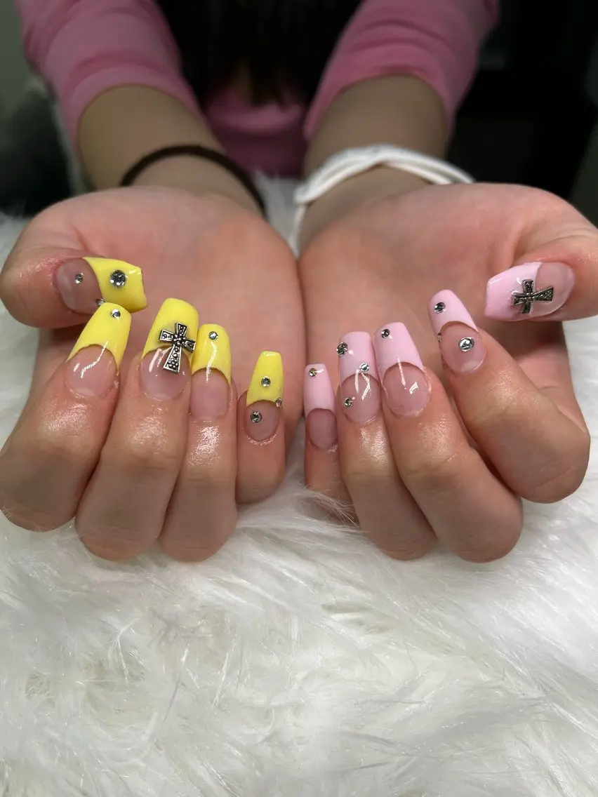 ネイル フレンチネイル ピンク 黄色 🏠自宅 サロン💅natsuのネイルデザイン