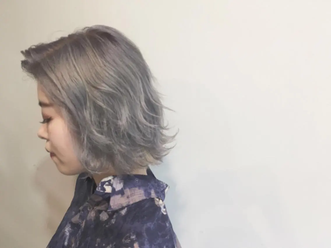 ロング カラー アッシュ ブリーチ ダブルカラー パープルカラー シルバー ヘアカラー てんま さやかのヘアスタイル