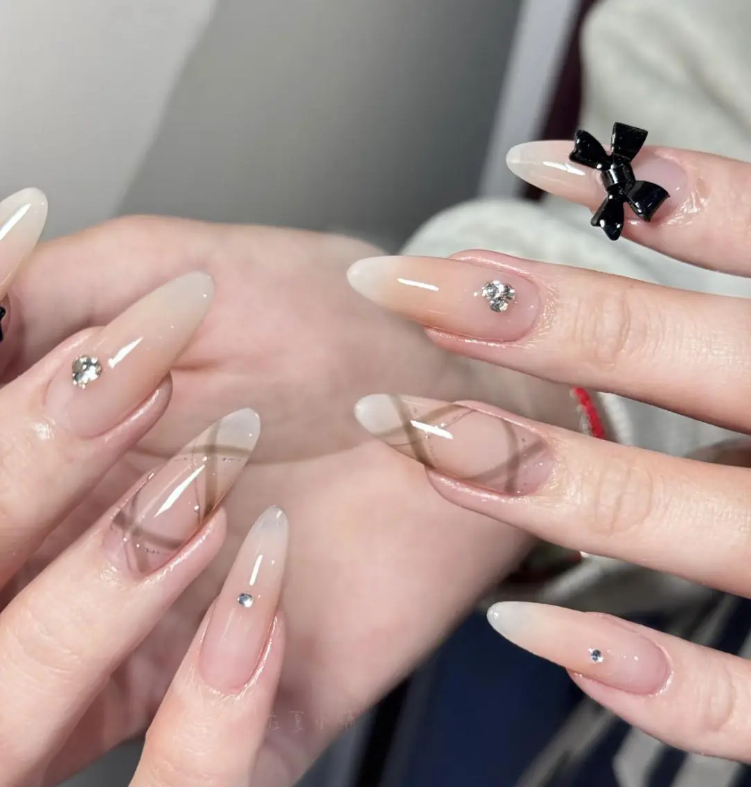 ネイル ハンドネイル ハンドケア 🍑 momo_nailのネイルデザイン