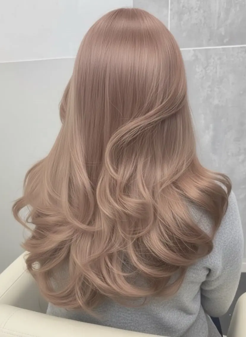 ロング カラー ヘアアレンジ ベージュカラー ミルクティーベージュ VIM hairおもろまち店のヘアスタイル