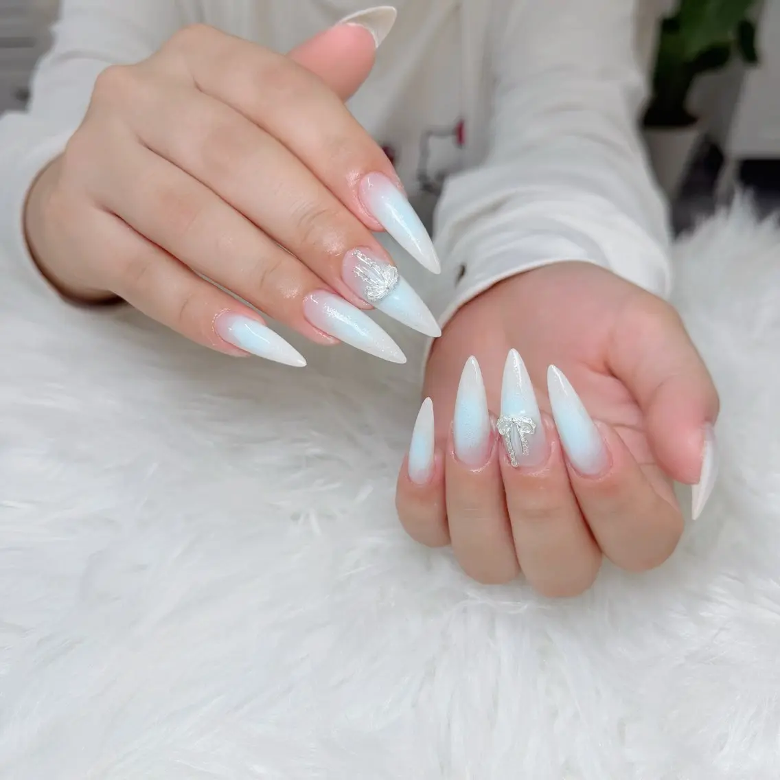 ネイル フレンチネイル キラキラネイル 韓国ネイル シンプルネイル ワンホンネイル ハンドネイル MEI Nailのネイルデザイン