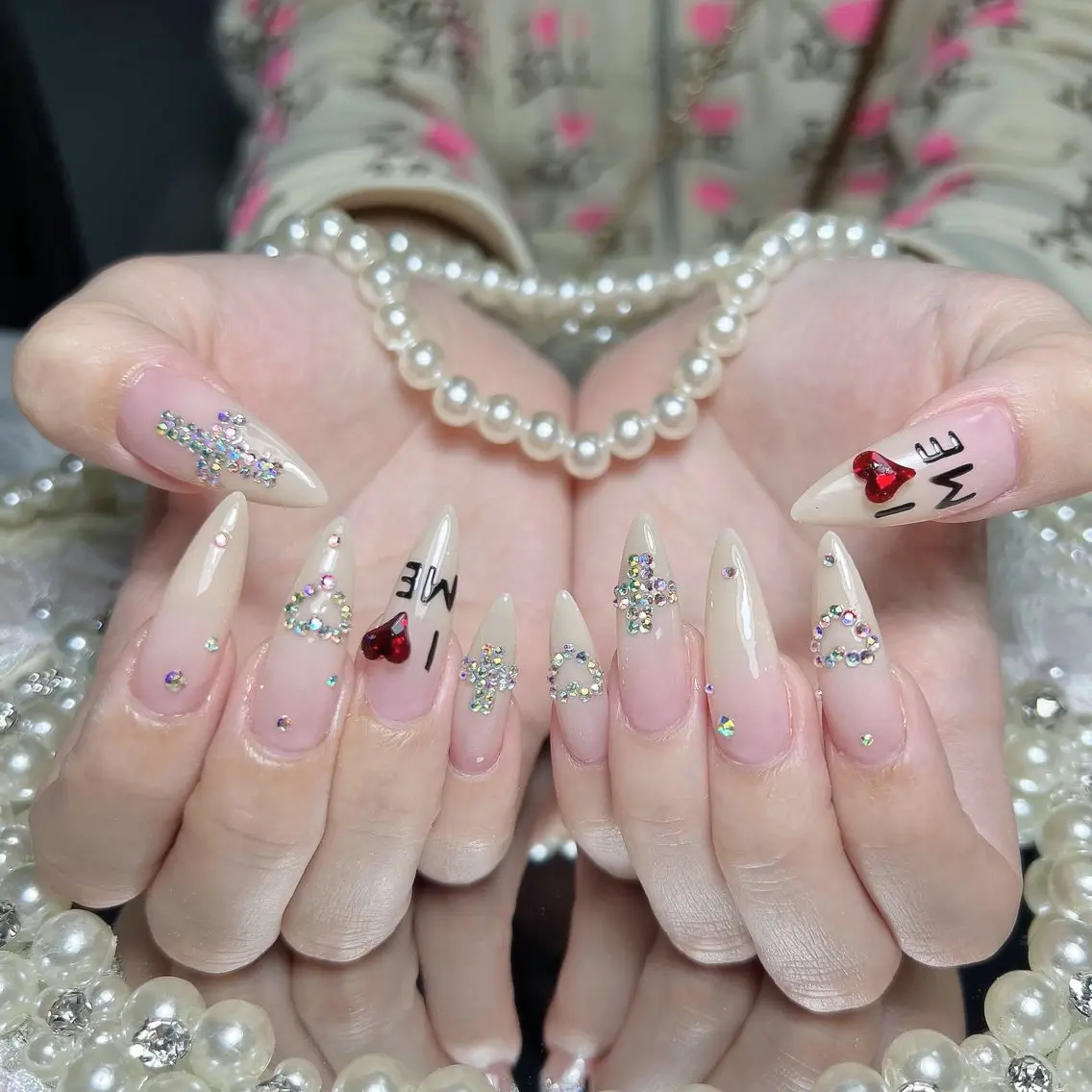 ネイル オーロラネイル 長さ出し フラッシュネイル フレンチネイル ジェルネイル ハンドネイル Amee Nail Salonのネイルデザイン