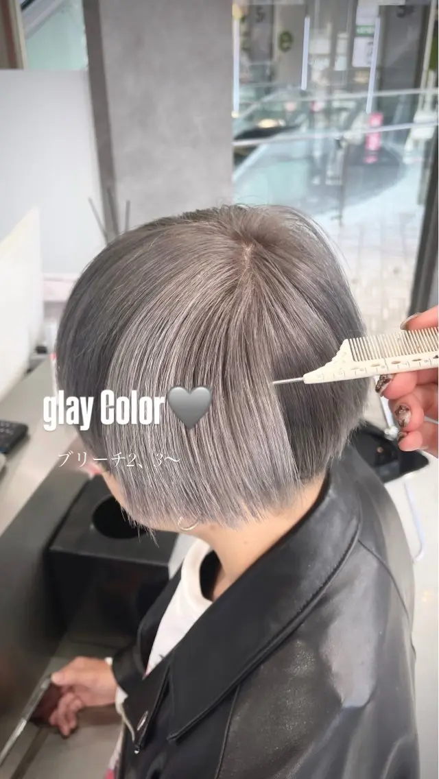 カラー メンズ ベージュカラー 透明感カラー シルバー ヘアカラー トリートメント ケアブリーチ/艶髪 カラー🩶YURIAのヘアスタイル