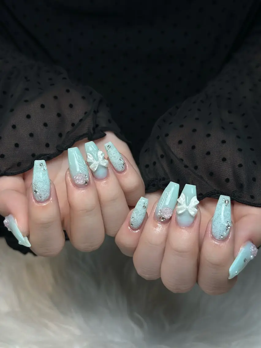 ネイル チークネイル ドット フレンチネイル グラデーション ハート ハンドネイル Julli NailStudioのネイルデザイン