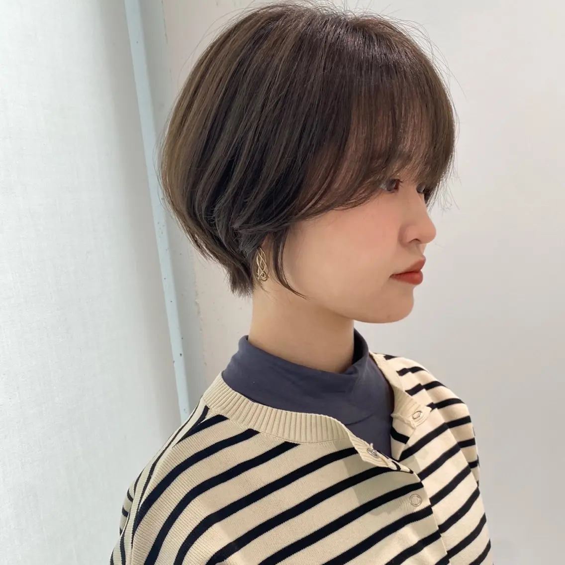 ショート アッシュ ボブ 髪質改善 レイヤーカット ショートヘア カット ヘアカラー ショート〜ミディアム 喜多司のヘアスタイル