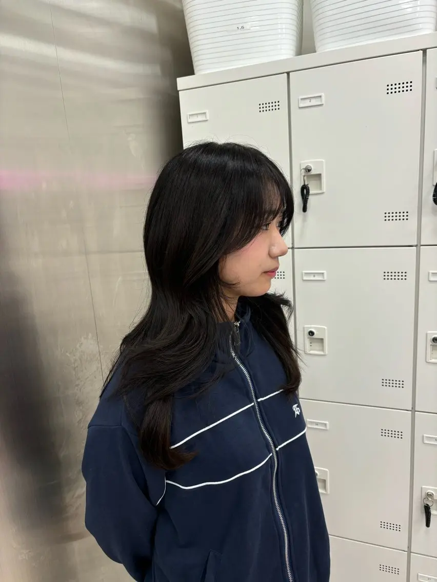 ロング 抜け感レイヤー︴ ニュアンスカラーのヘアスタイル