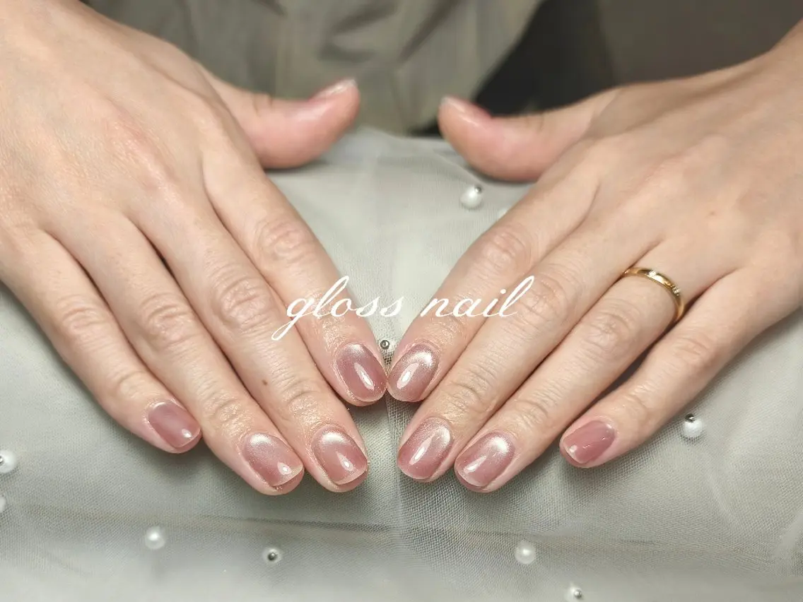 ネイル アヤカ☘️Gloss nailのネイルデザイン