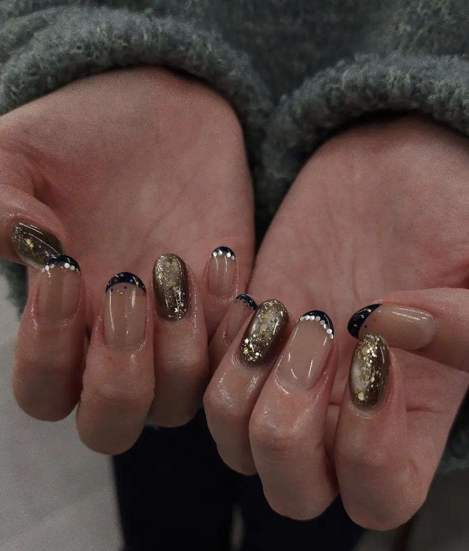 ネイル フレンチネイル ジェルネイル マグネットネイル 持ち込み パラジェル puku nail 🌼kazu🌼のネイルデザイン