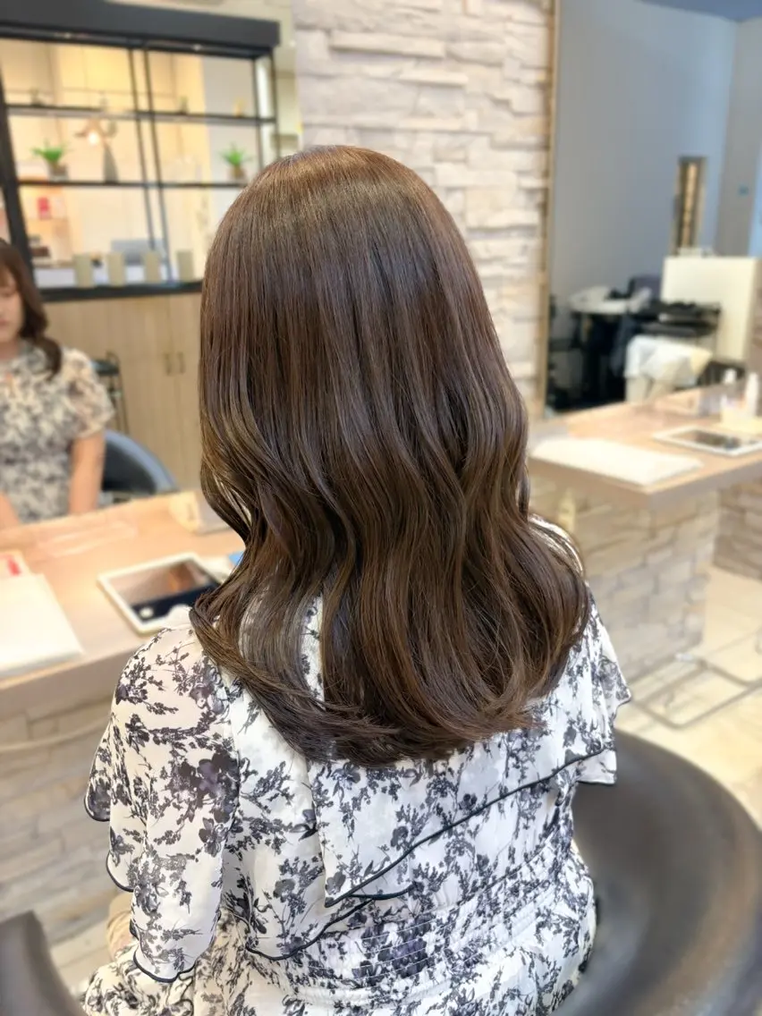 ミディアム カラー カット ヘアカラー トリートメント 透明感カラー/ くびれヘア/館岡俊平のヘアスタイル