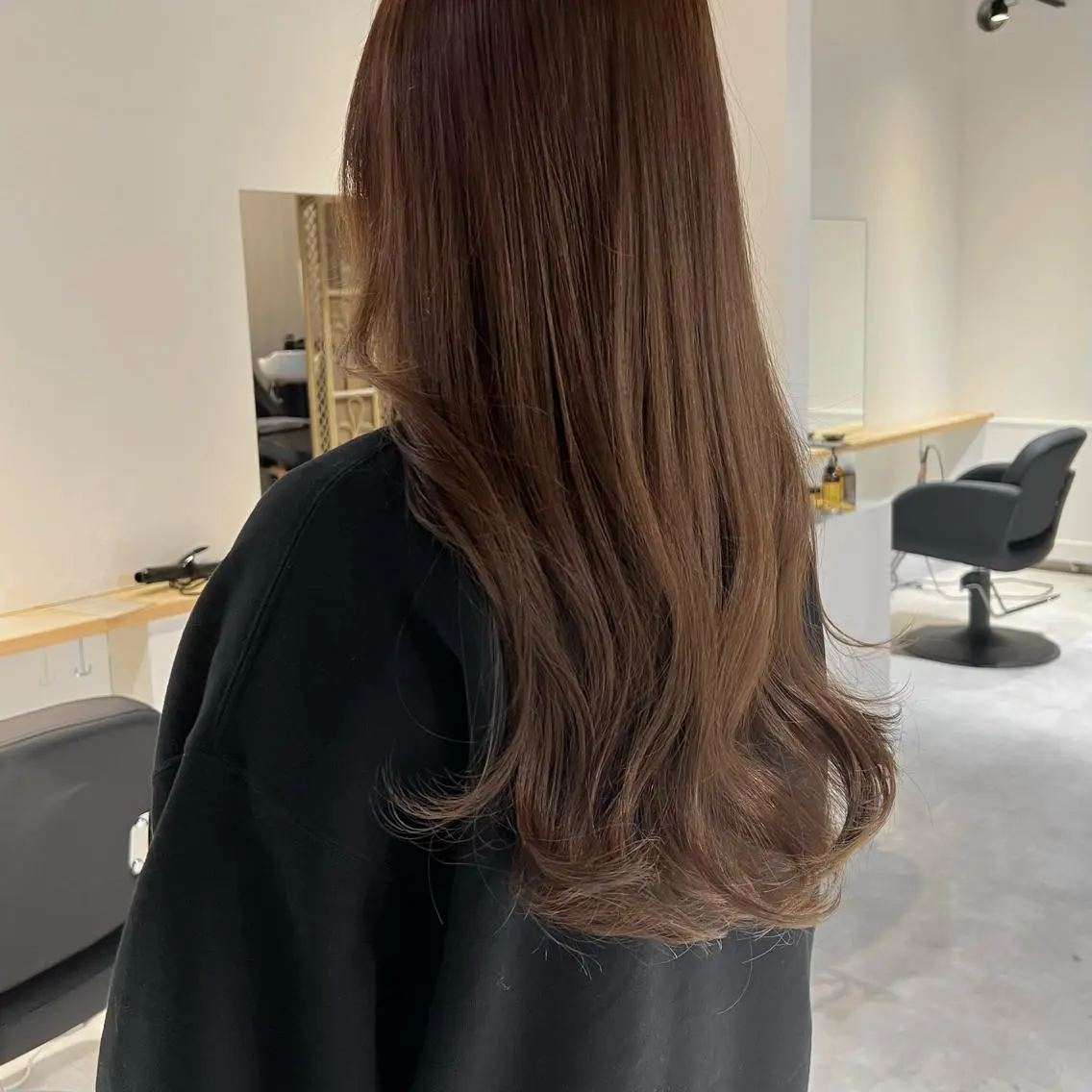 ロング カラー ベージュカラー ブリーチ ブリーチなしカラー io濱川 遥のヘアスタイル