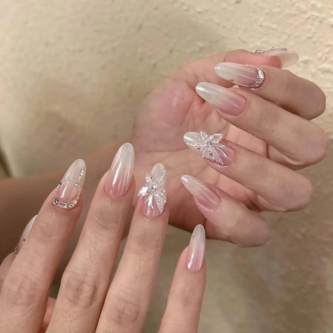 ネイル キラキラネイル 韓国ネイル マグネットネイル 春ネイル ワンホンネイル ハンドネイル RUBY Nail 日暮里店のネイルデザイン