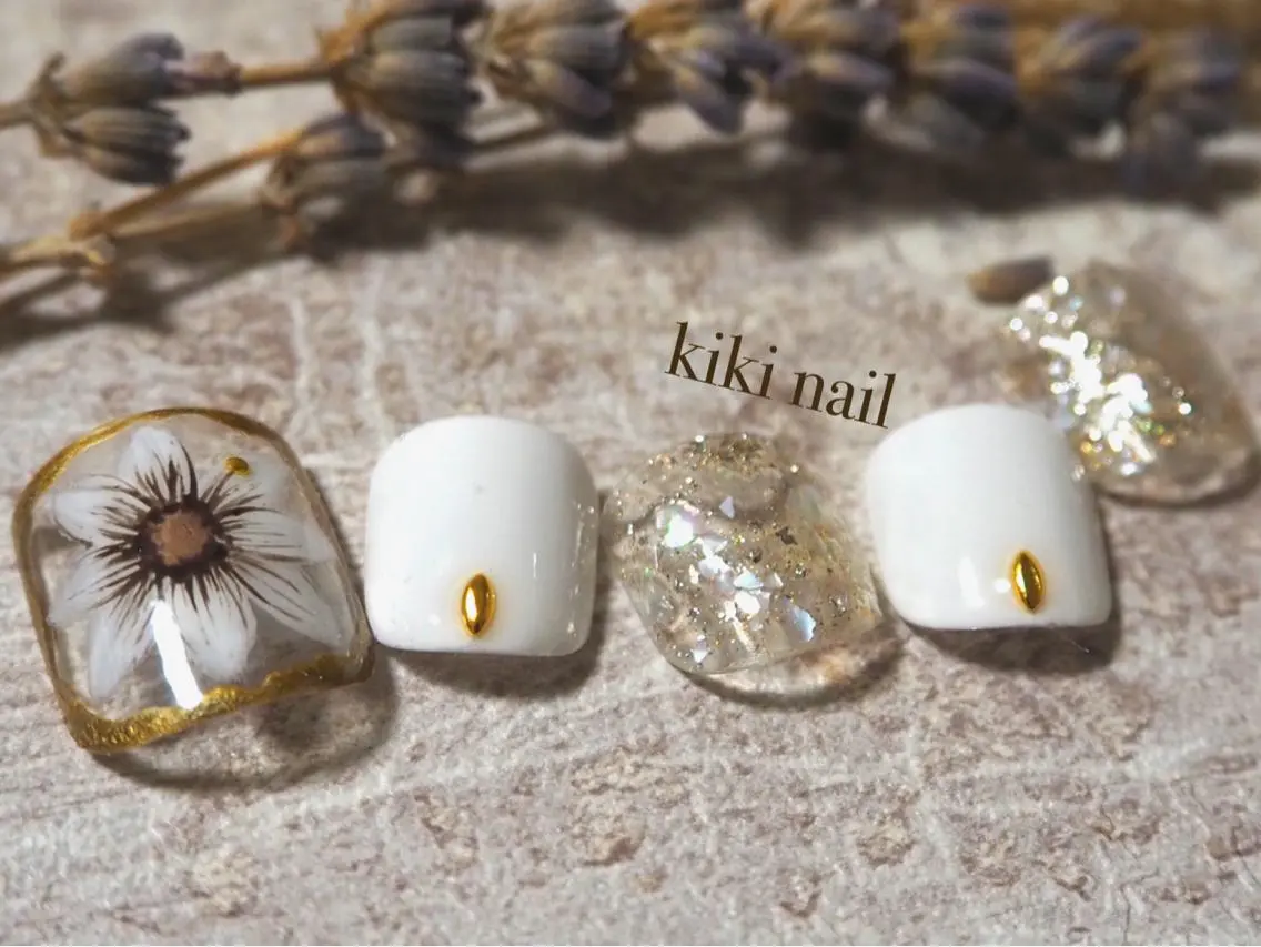 ネイル フラワーネイル フットネイル kiki nail &brow二子玉川のネイルデザイン