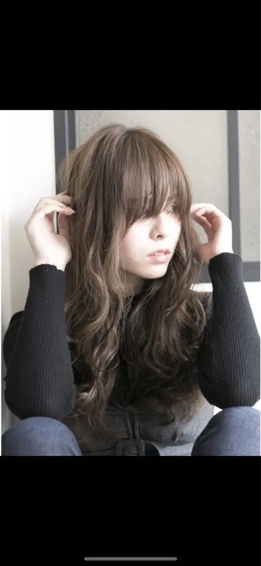 カラー 松岡 楓奈のヘアスタイル