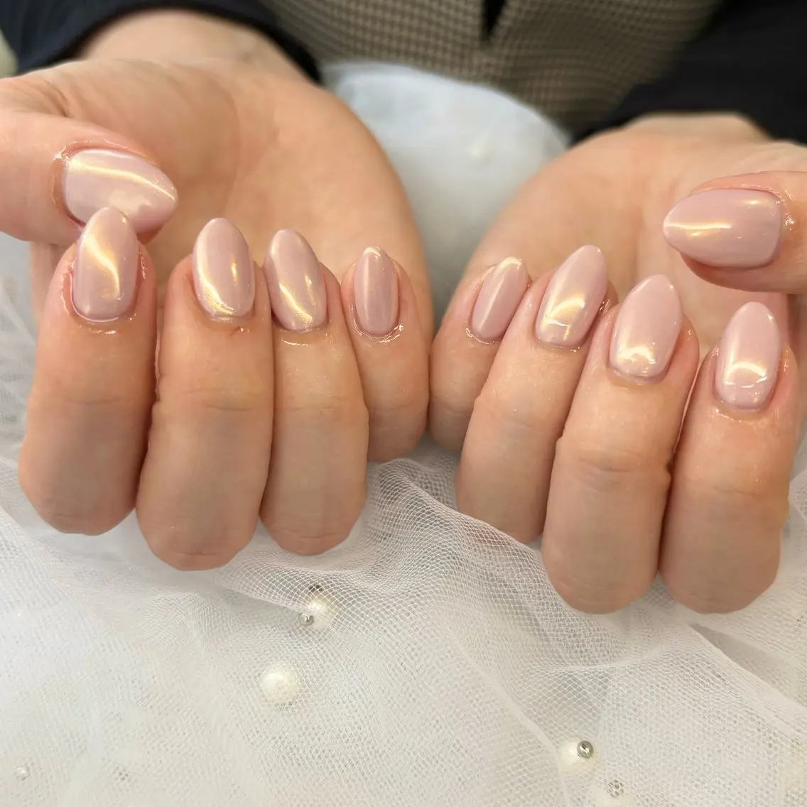 ネイル オーロラネイル ピンク ハンドネイル 荒巻 めいのネイルデザイン