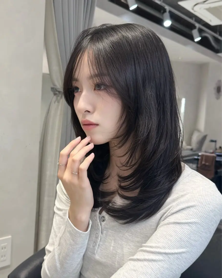 ミディアム カラー カット ヘアカラー トリートメント 韓国風ハッシュカット 似合わせレイヤー池袋のヘアスタイル