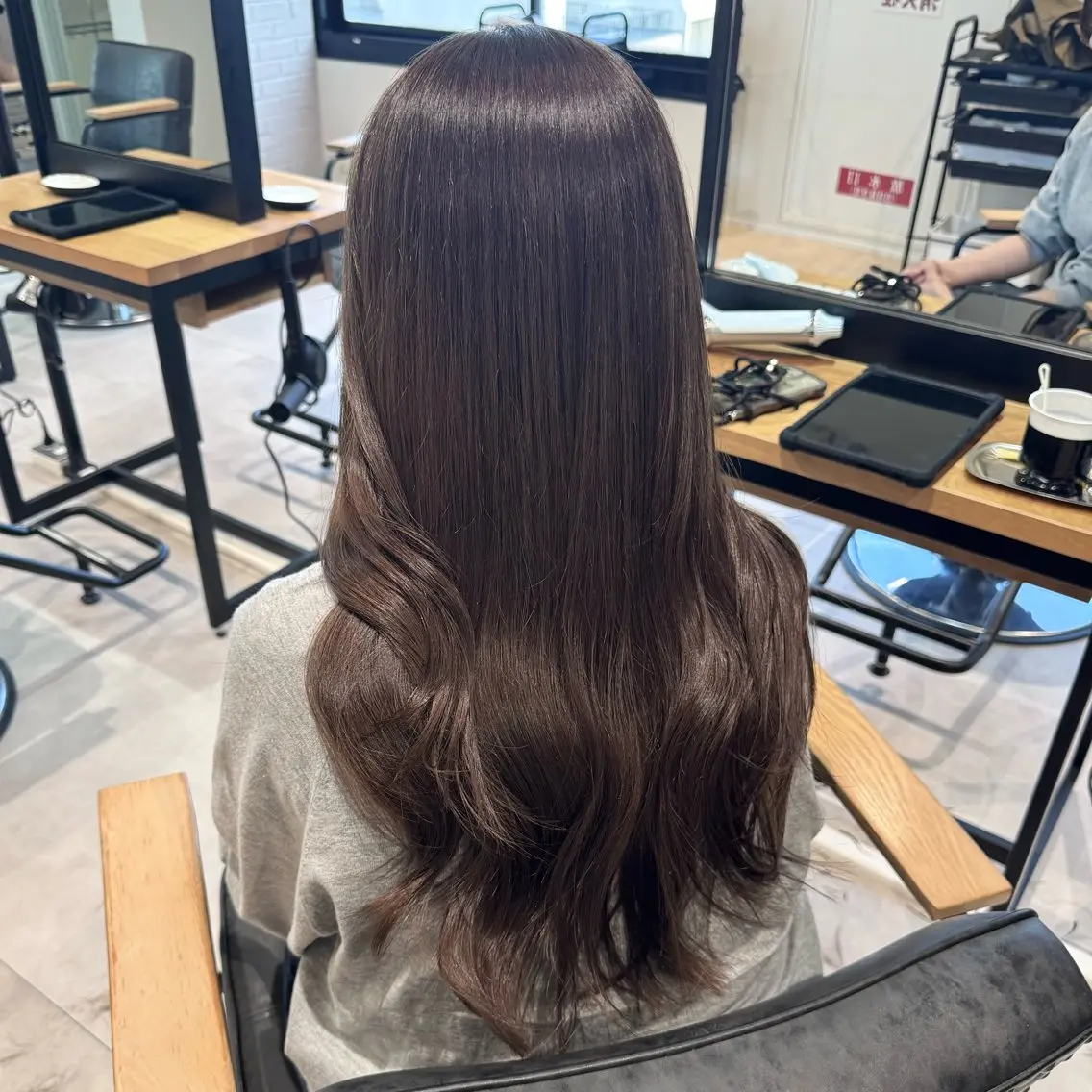 ロング 松葉 柚月のヘアスタイル