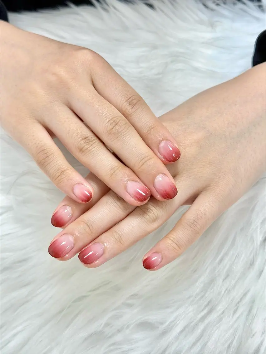 ネイル グラデーション 赤色 シンプルネイル ハンドネイル PROVE NAIL 爪整体のネイルデザイン