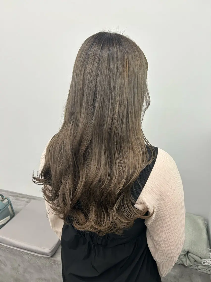 ロング カラー ヘアカラー トリートメント hana ROCCO3rdのヘアスタイル
