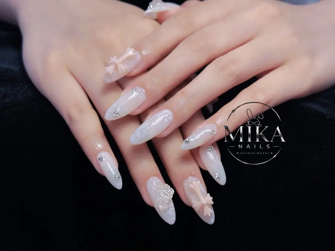 ネイル ジェルネイル ガーリー 韓国ネイル シンプルネイル ハンドネイル Genie Mika Nailsのネイルデザイン