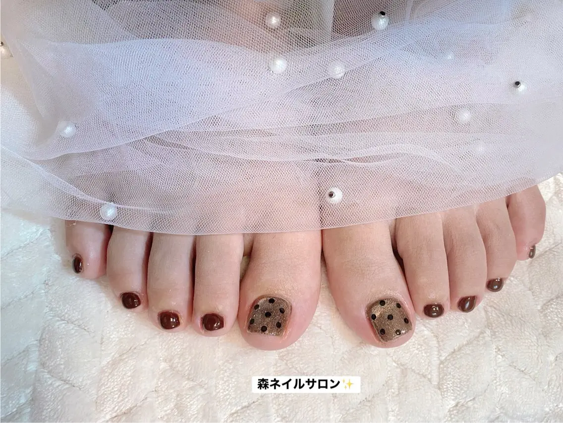 ネイル フットネイル 森 ネイル サロンのネイルデザイン