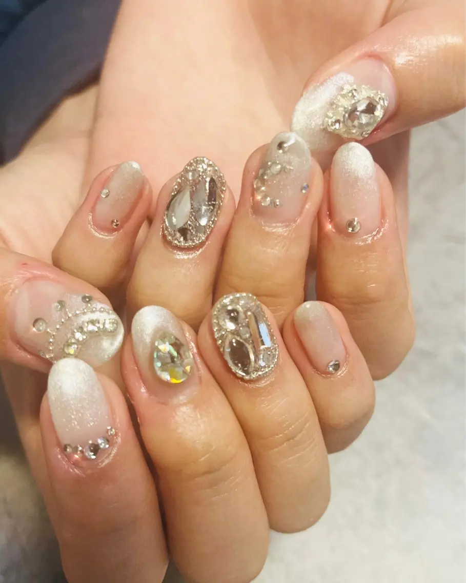 ネイル フレンチネイル キラキラネイル マグネットネイル ブライダルネイル ホワイト ベテランネイル cnc  nailのネイルデザイン