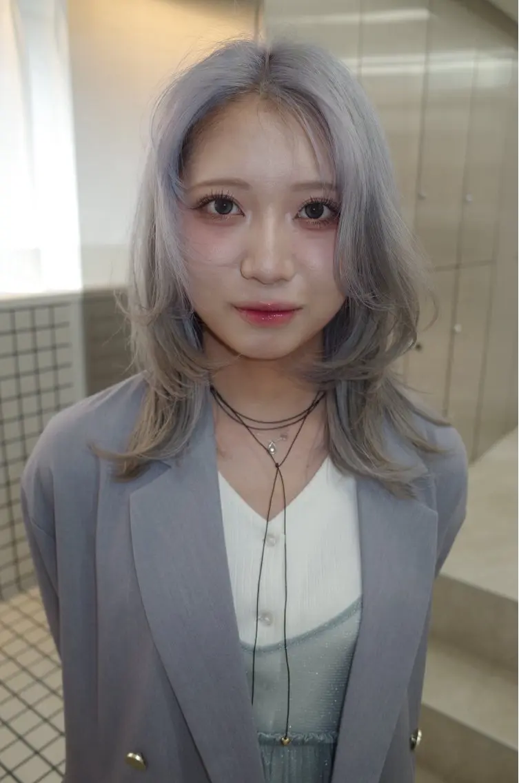 ミディアム カラー パープルカラー ヘアカラー トリートメント Momoka🪷 /ハイトーンのヘアスタイル
