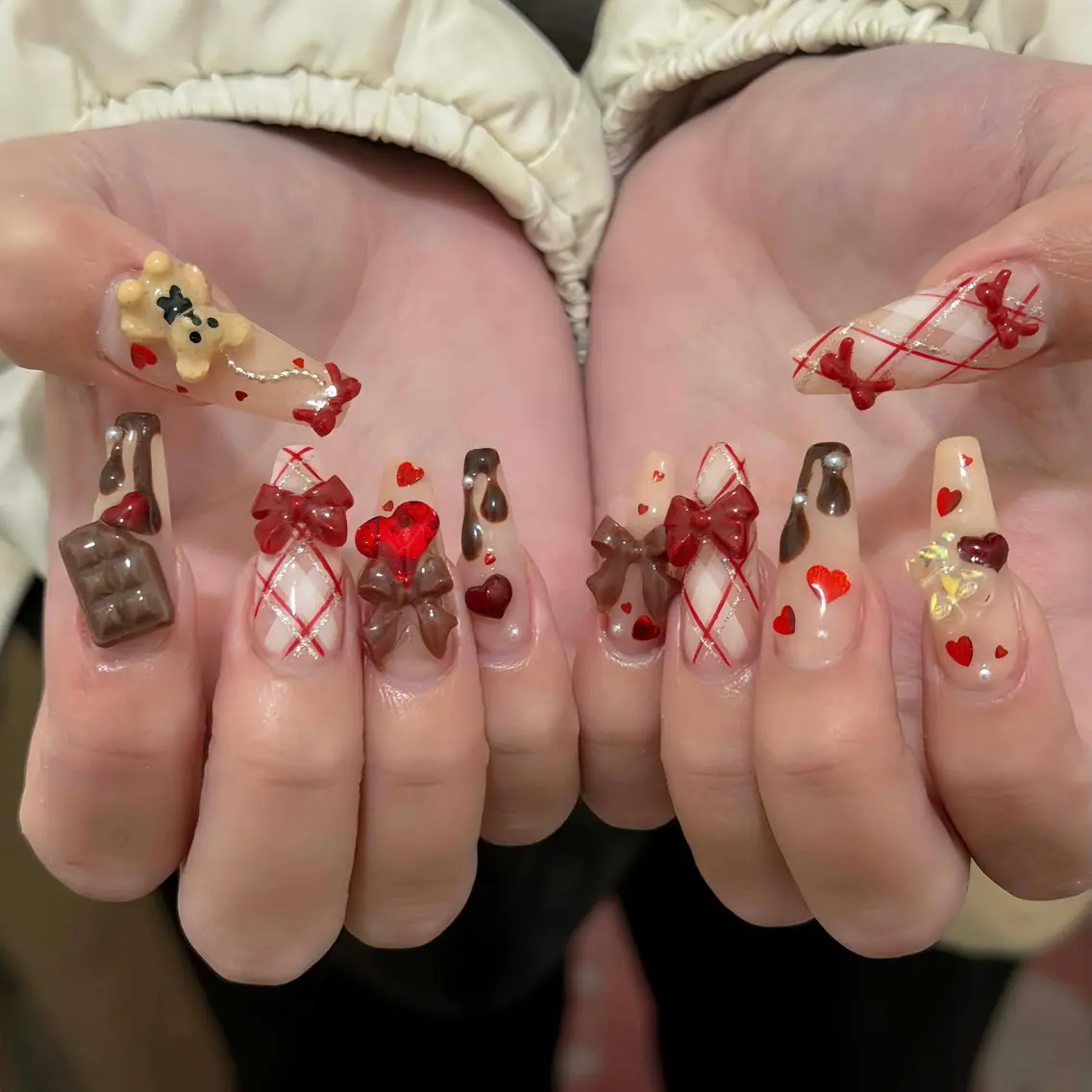 ネイル オーロラネイル ボルドー ブラウン 氷ネイル・うるうるネイル キラキラネイル Julli NailStudioのネイルデザイン