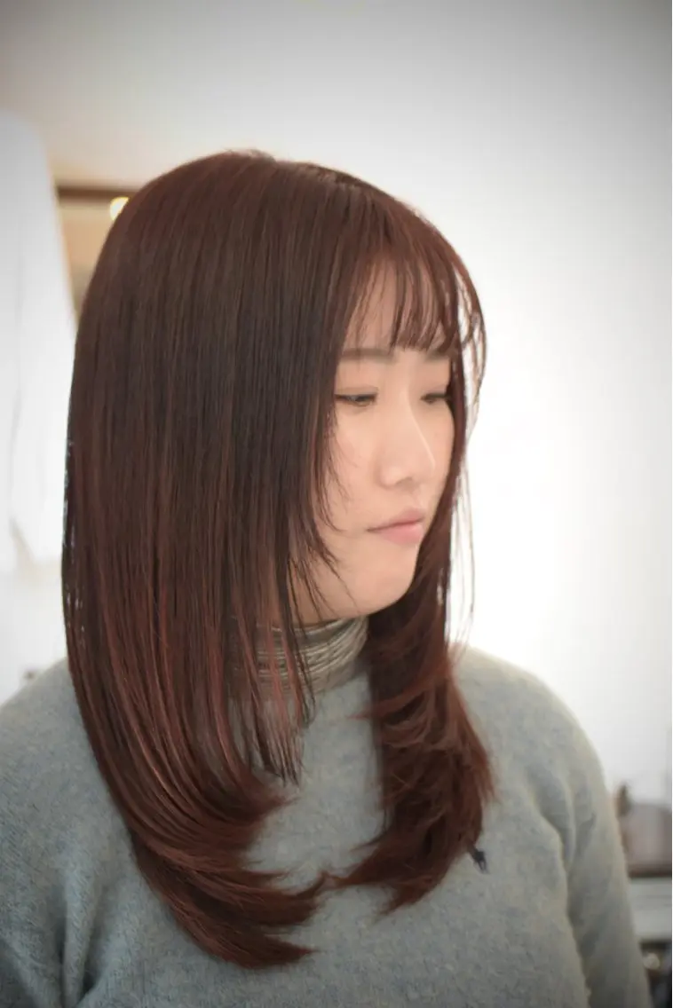 ロング カラー 岩村 夏姫のヘアスタイル