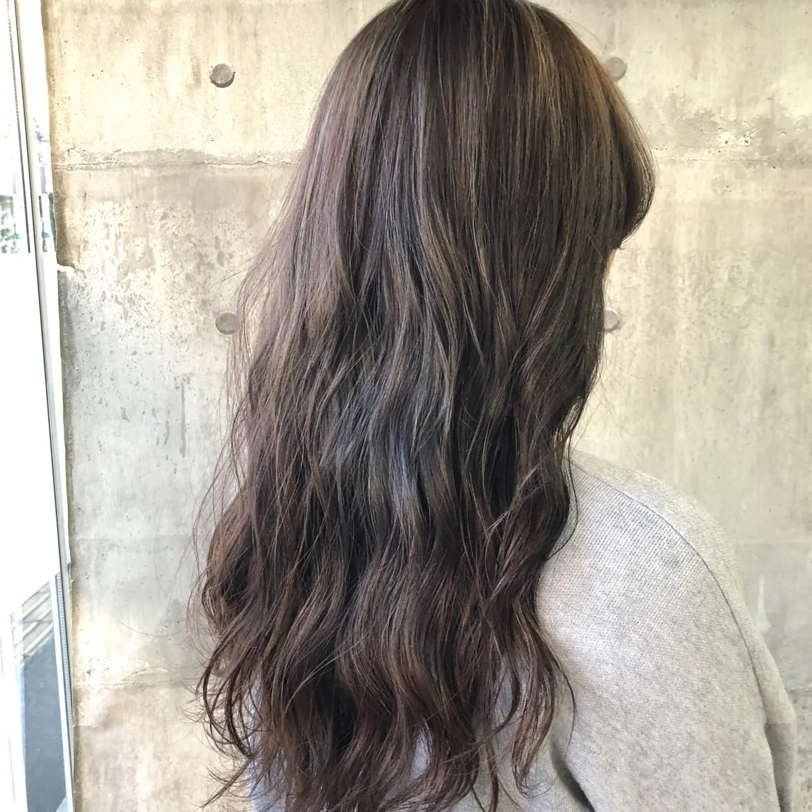 ロング カラー 菅沢 奈生のヘアスタイル