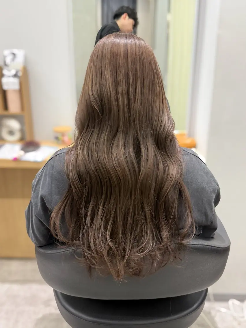 ロング カラー 透明感カラー ハイライトカラー ハイライト カット ヘアカラー 巻ける髪質改善🫧ハ イライト/永田汰伊智のヘアスタイル