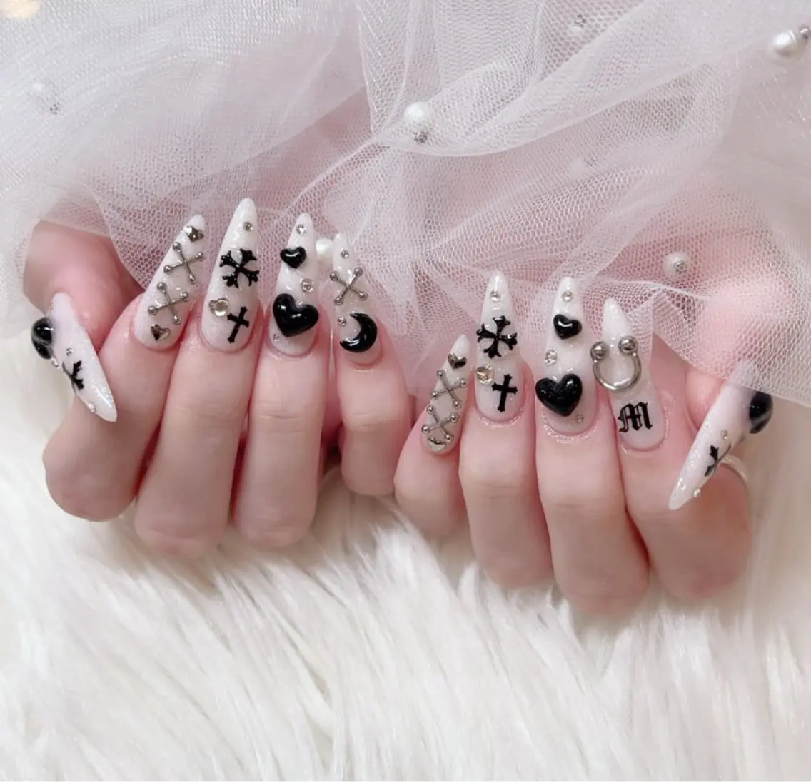 ネイル アートネイル グラデーション キラキラネイル ニュアンスネイル オフィスネイル ハンドネイル Amee Nail Salonのネイルデザイン