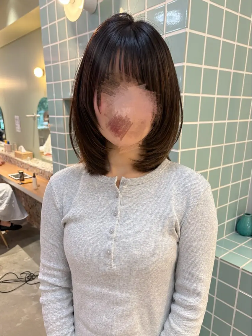 ミディアム レイヤーカット 長谷川 結奈のヘアスタイル