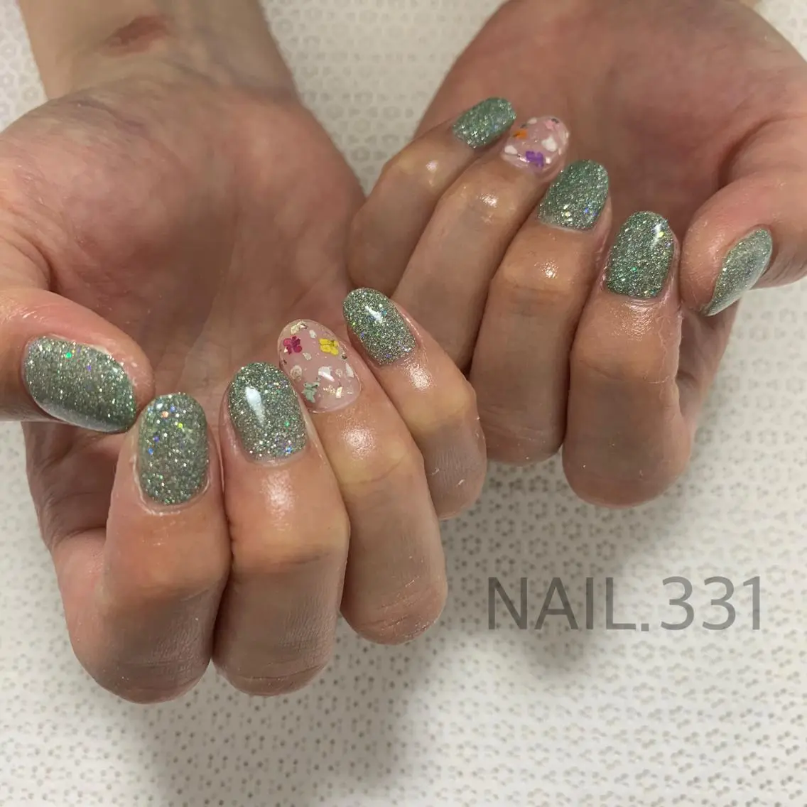 ネイル オーロラネイル クリアネイル フラッシュネイル フラワーネイル フレンチネイル Nail 331のネイルデザイン